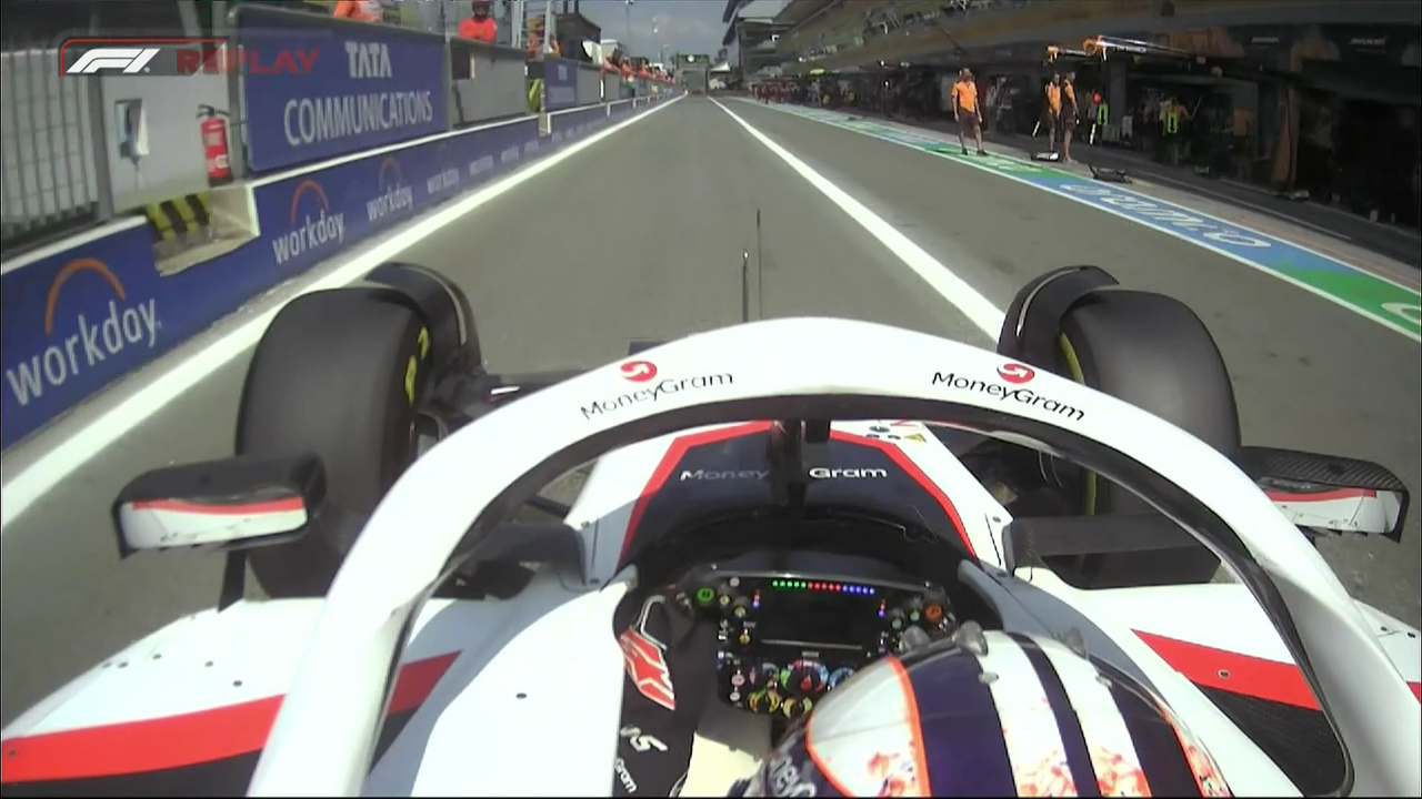 威廉姆斯轻取阿斯顿马丁，汉密尔顿高光表现