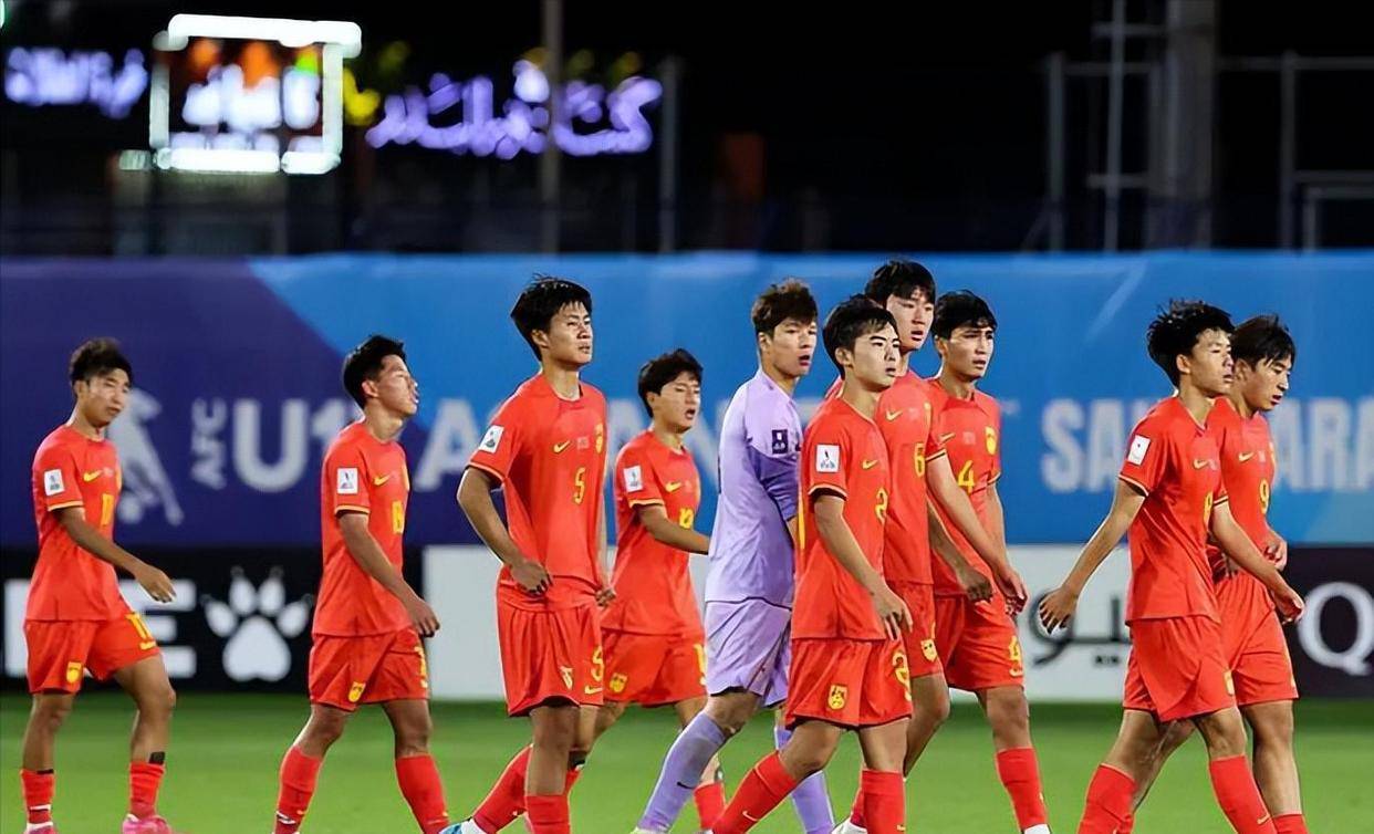 泰国队险胜中国队，郑思维刷新纪录