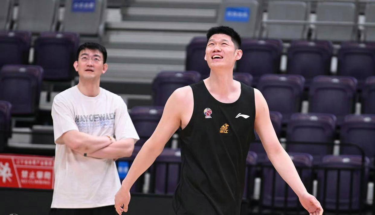 山西队横扫北京队，胡金秋状态火热