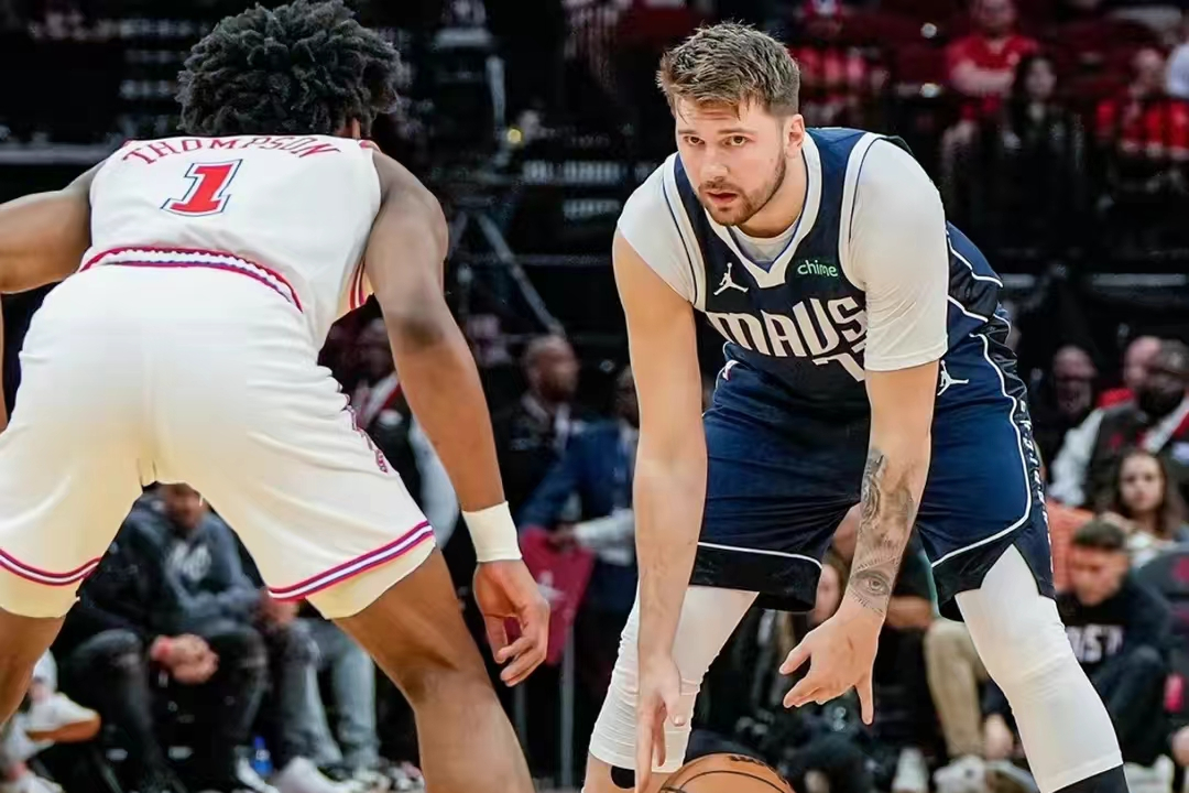 篮网险胜马刺，东契奇统治全场