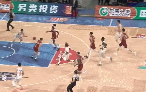 山西队客场惨败，战绩遭遇连败